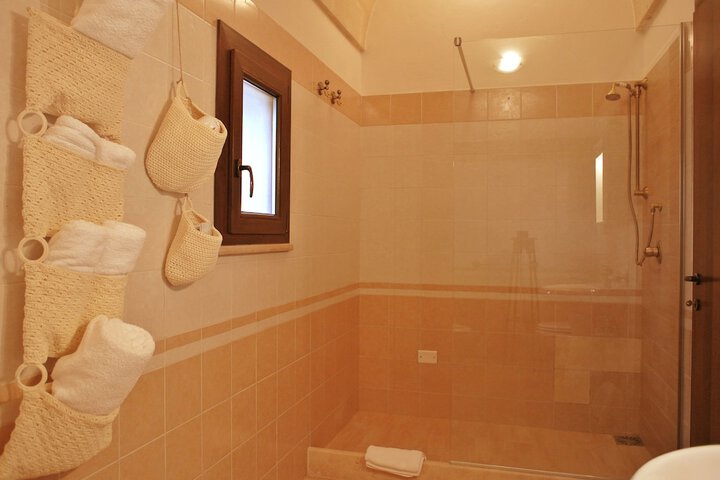 Room 20 of 42