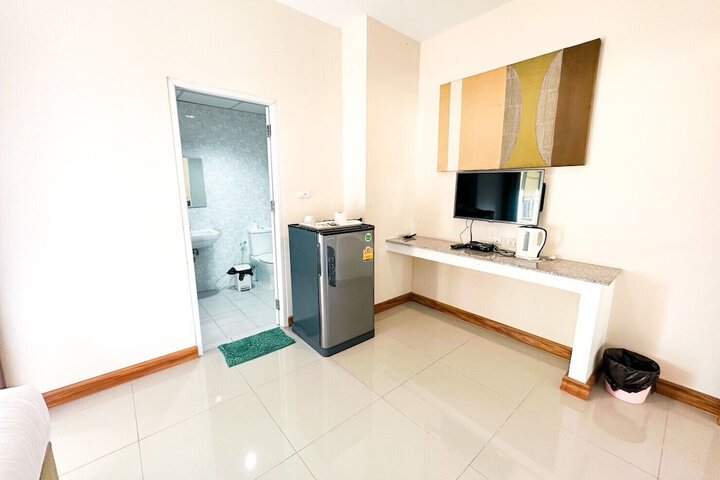 Room 7 of 25