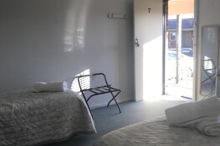 Room 13 of 156