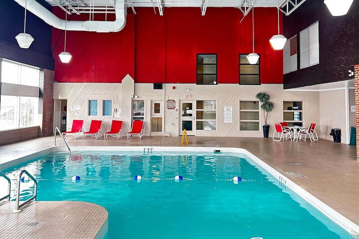 Pool Hotel