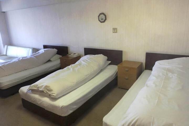 Room 9 of 43