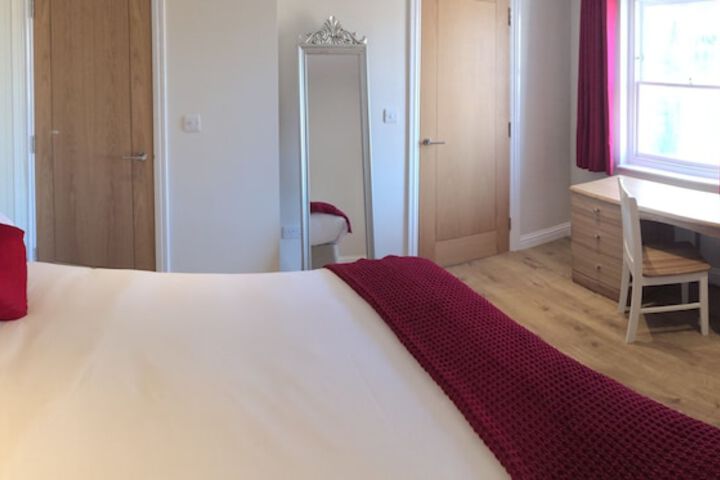Room 4 of 64