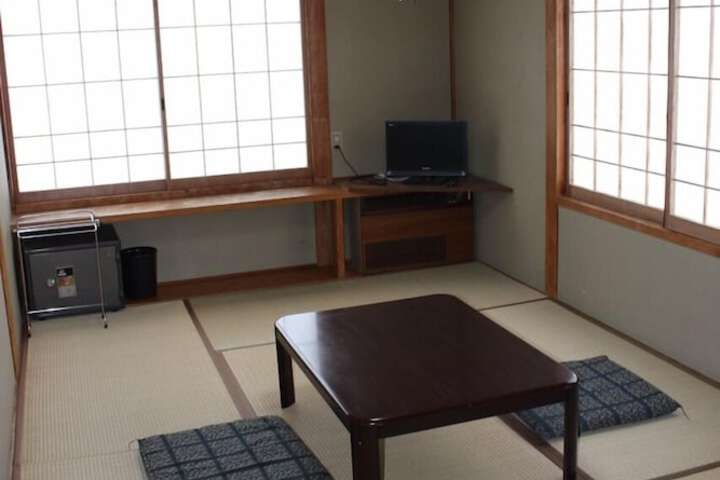 Room 2 of 18
