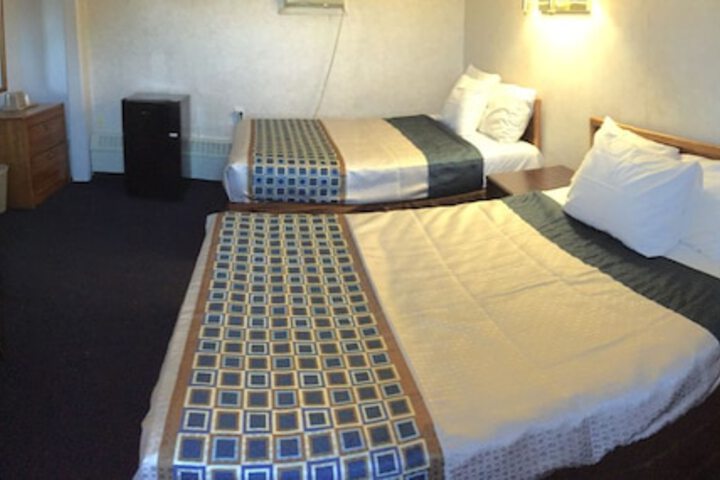 2 Double Beds (17 of 20)