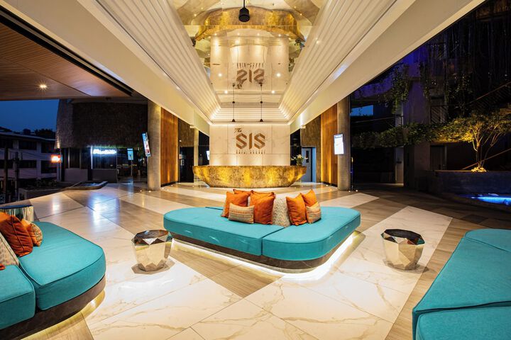 Hotel Interior 4 of 148