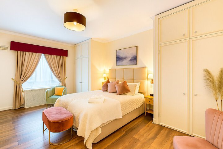 Room 21 of 93
