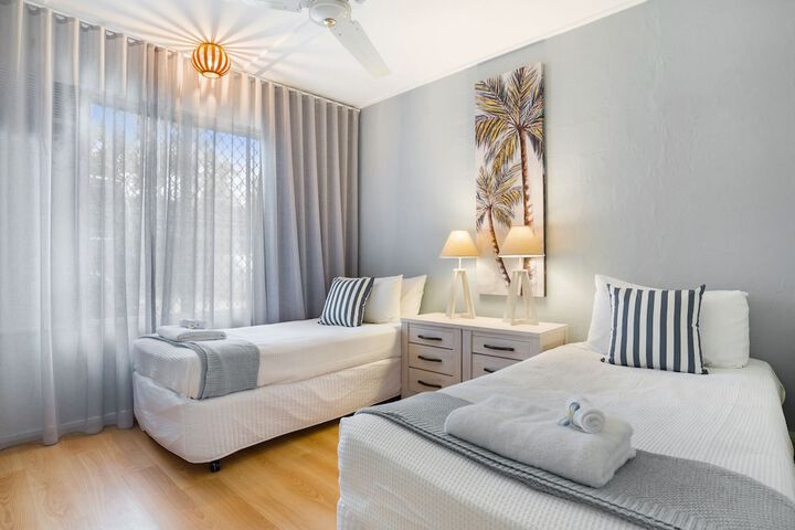 Room 2 of 21