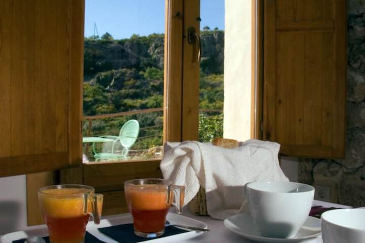 Breakfast/Coffee Service 25 of 45