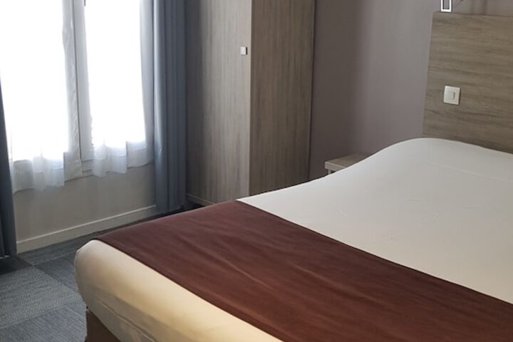 Room 15 of 37