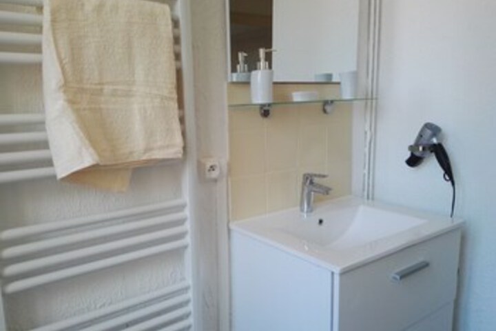 Room 4 of 20