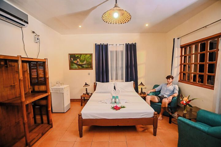 Room 45 of 122