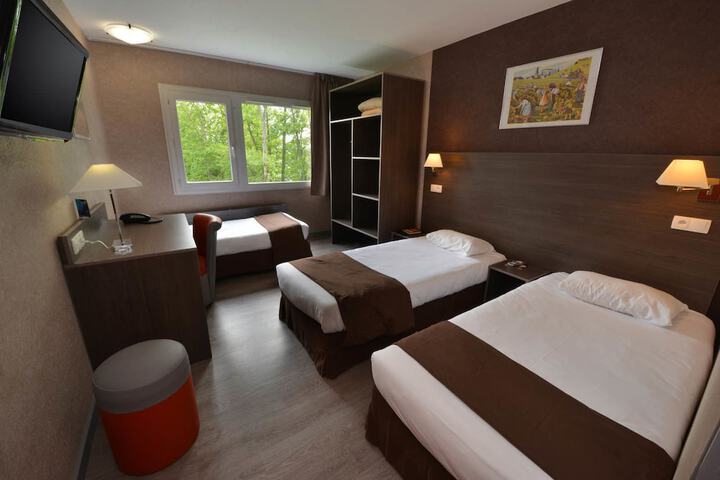 Room 8 of 41