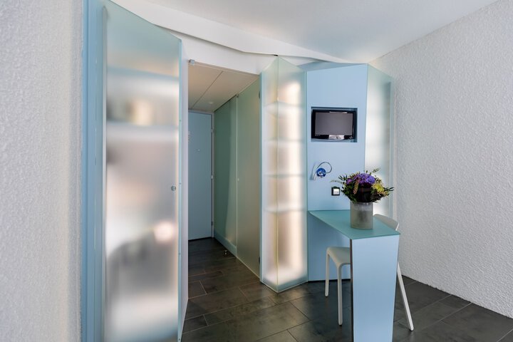 Room 13 of 31