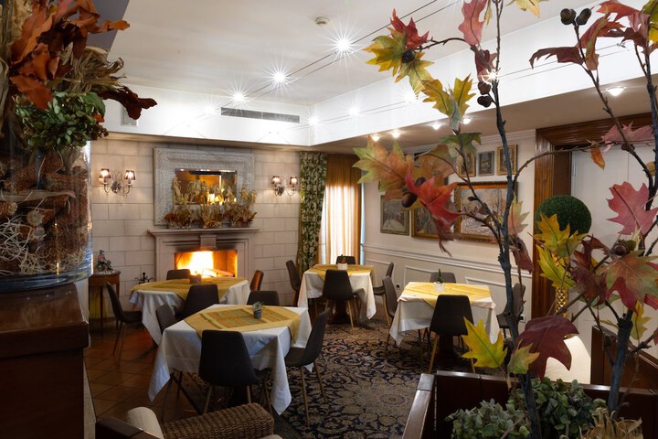 Guest Lobby