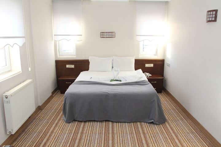 Room 3 of 16