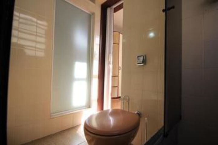Room 2 of 34