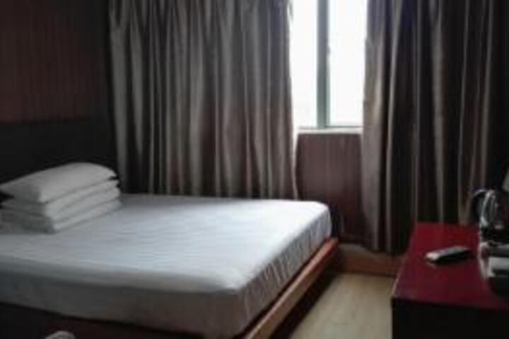 Room 12 of 13