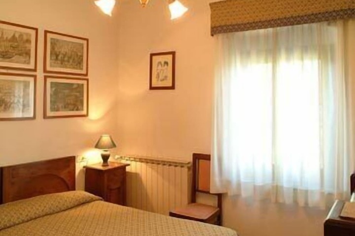 Room 28 of 112