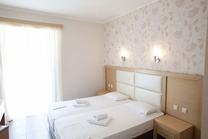 Room 10 of 63
