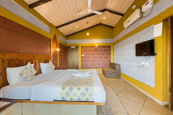 Room 34 of 62