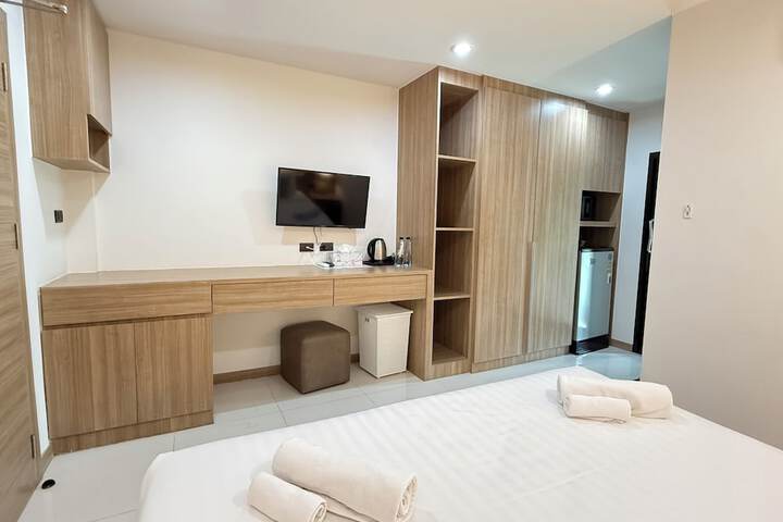 Room 13 of 40