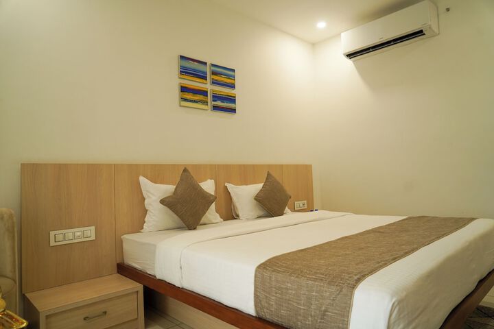 Room 9 of 26