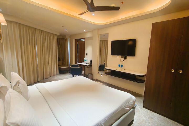 Room 30 of 77