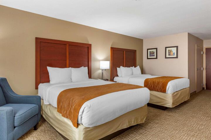 Standard 2 Queen Beds Accessible (4 of 10)