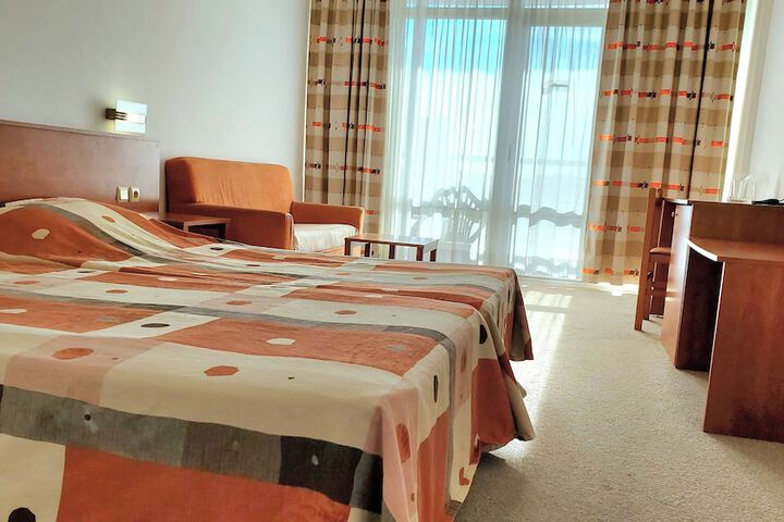 Room 6 of 23