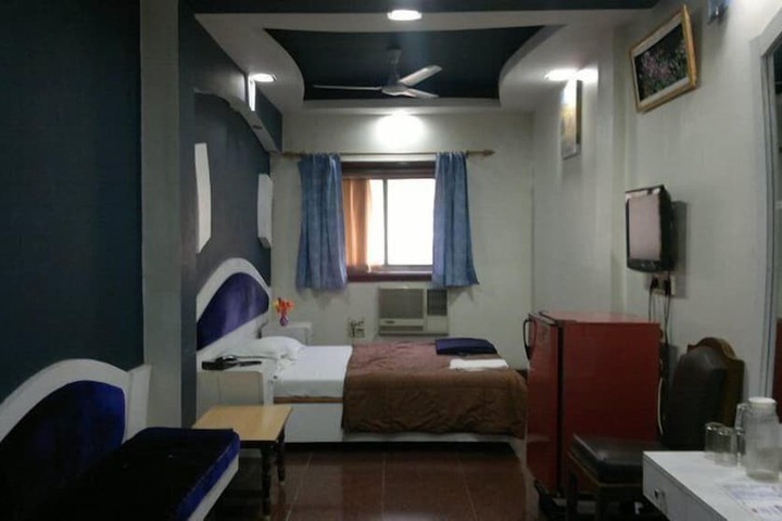 Room 8 of 24