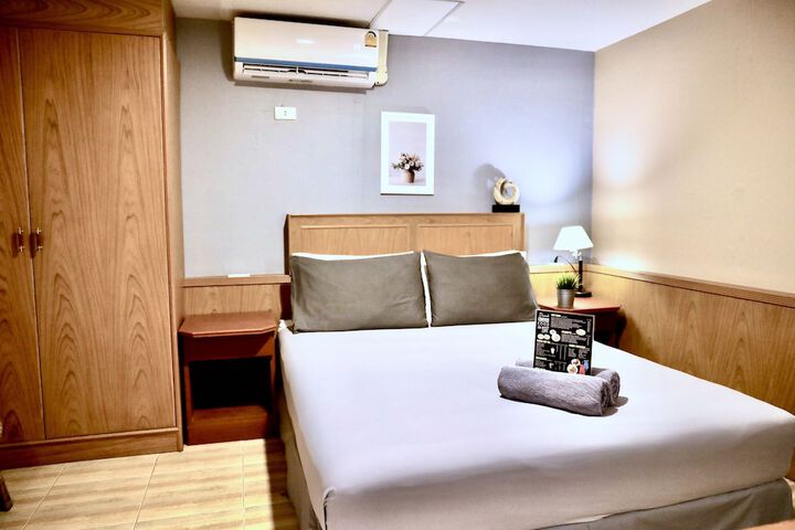 Room 8 of 88