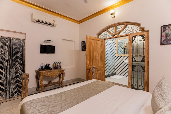 Room 7 of 35