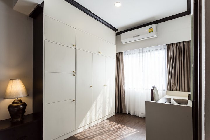 Room 28 of 39