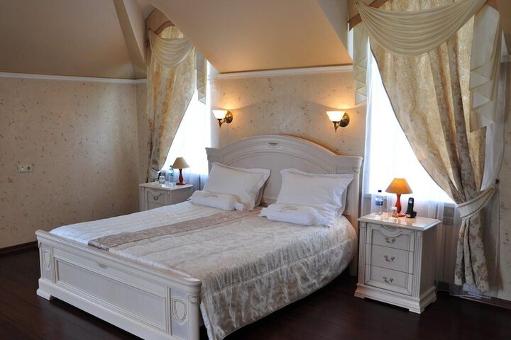 Room 35 of 68