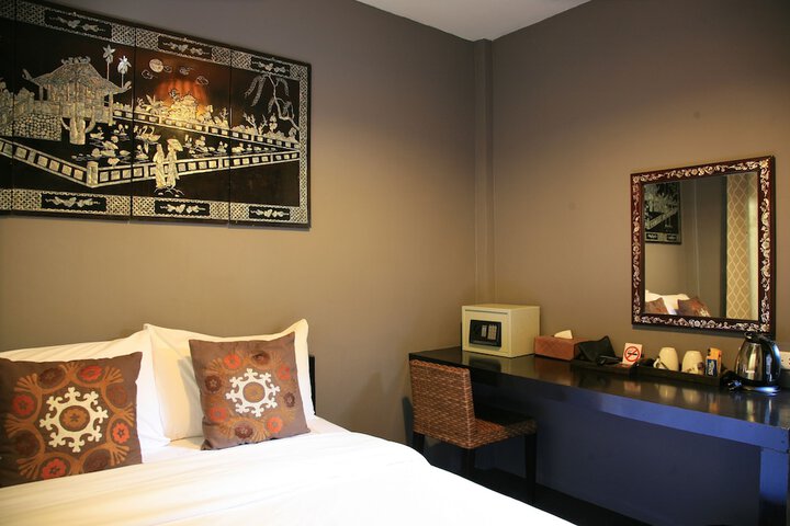 Room 17 of 65