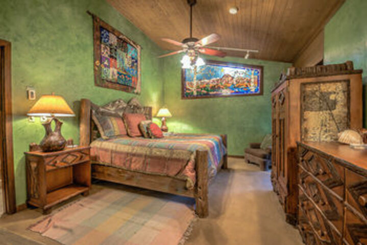 Room 28 of 113