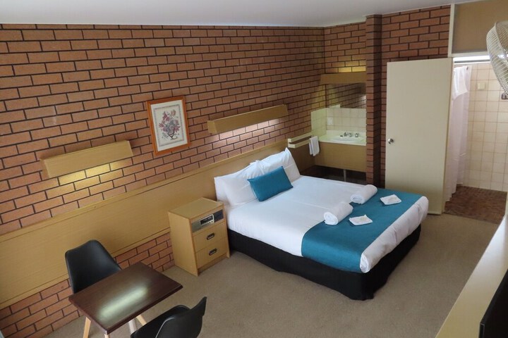 Room 4 of 67