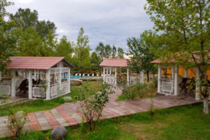 Hotel Exterior 36 of 90