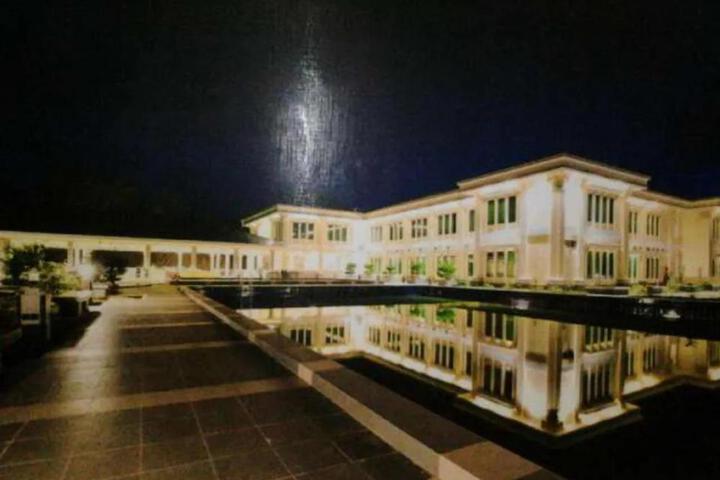 Bajau Bay Hotel & Resort