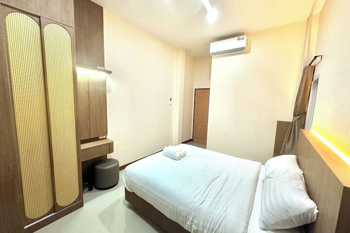 Room 7 of 35