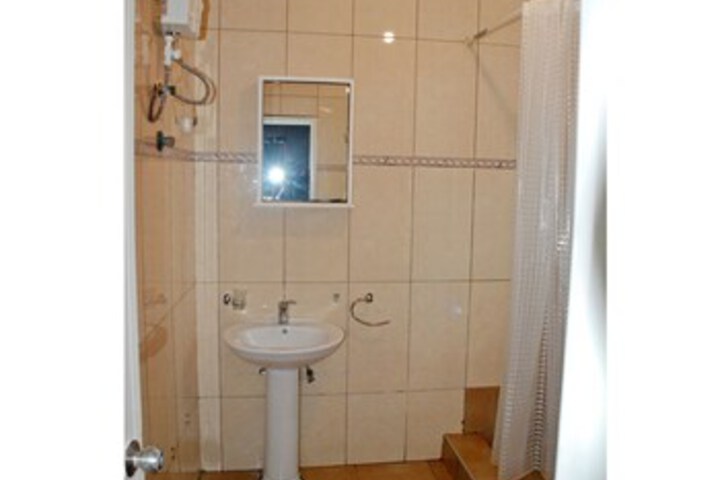 Room 3 of 20