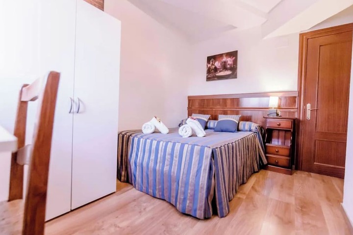 Room 5 of 45