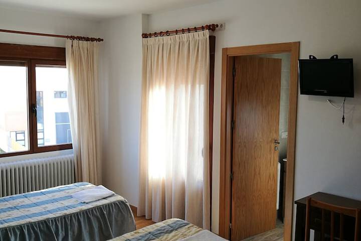 Room 2 of 58