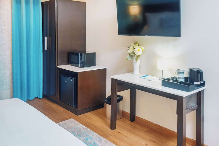 Room 10 of 31