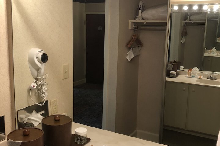 Room 32 of 72
