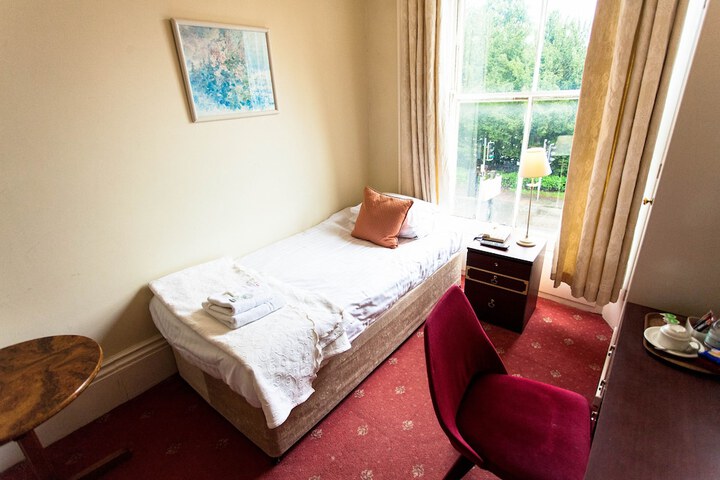 Room 3 of 69