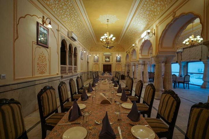 Dining 6 of 9