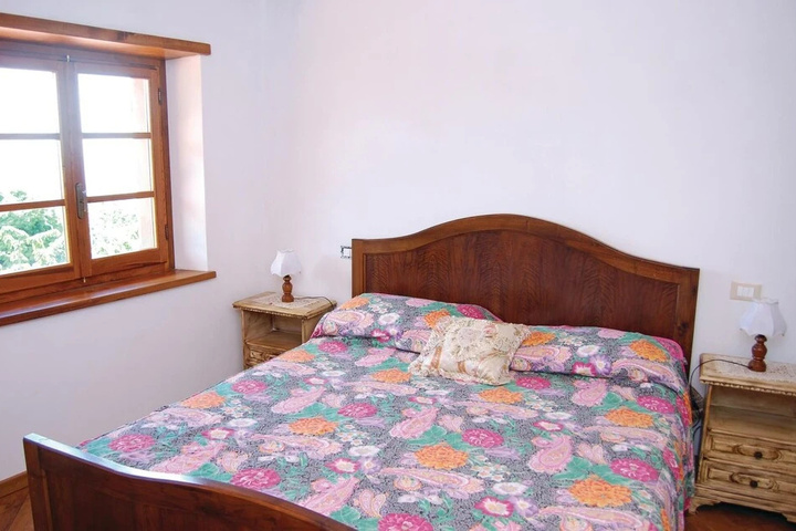 Room 4 of 13
