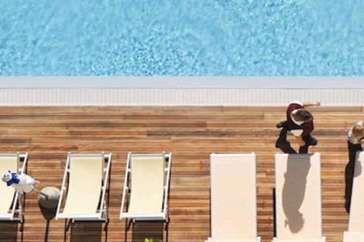 Pool Hotel