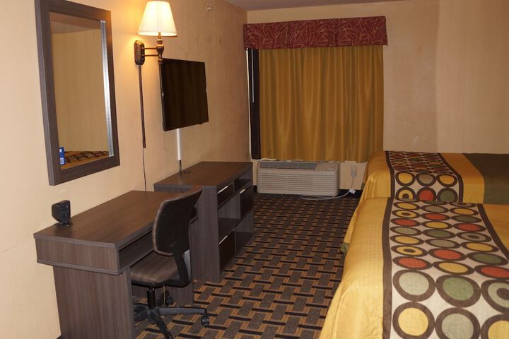 1 King Bed (1 of 18)